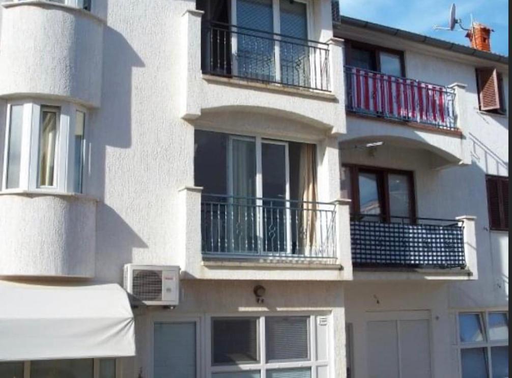 Olivia, Seaside Apartment In Medulin, Croatia Esterno foto